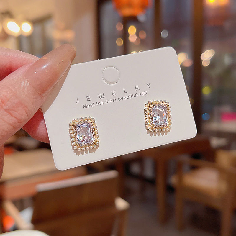 Kualitas Tinggi925 Perak Jarum Sederhana Persegi Zirkon Anting Untuk Wanita Mewah Populer Geometris Indah Perhiasan