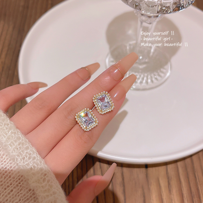 Kualitas Tinggi925 Perak Jarum Sederhana Persegi Zirkon Anting Untuk Wanita Mewah Populer Geometris Indah Perhiasan