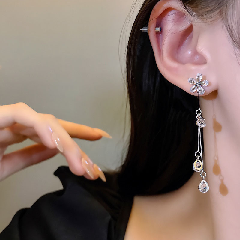 Fine Jewelry925 Perak Jarum Zirkon Bunga Panjang Rumbai Anting Wanita Fashion Droplet Berbentuk Perhiasan