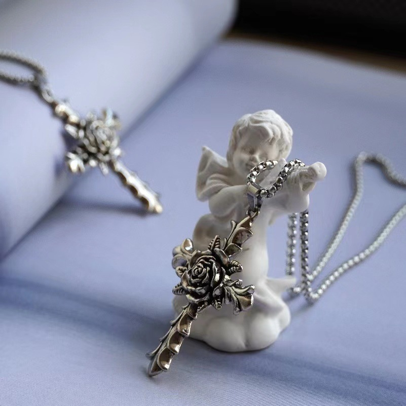 Ins Rose Cross Necklace Retro Liontin Rantai Necklaces