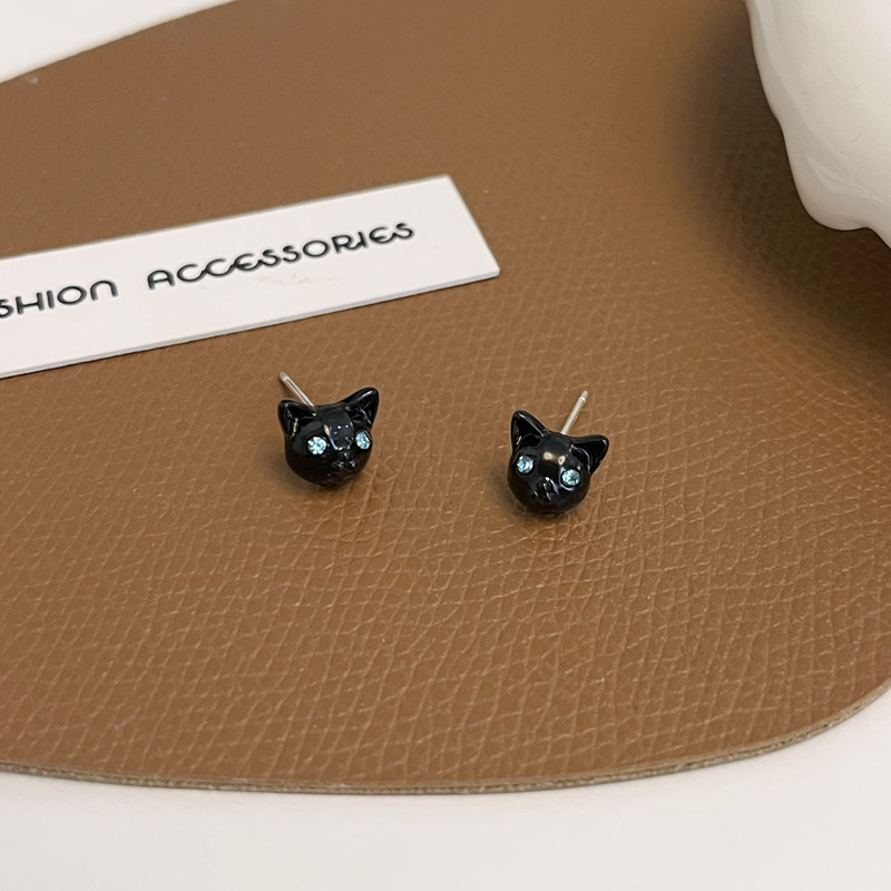 Fashion Korea Kucing Hitam Styling Manis Pedas Anting Sederhana Anting Wanita Stud Earrings