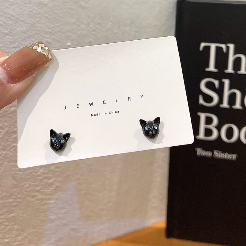 Fashion Korea Kucing Hitam Styling Manis Pedas Anting Sederhana Anting Wanita Stud Earrings