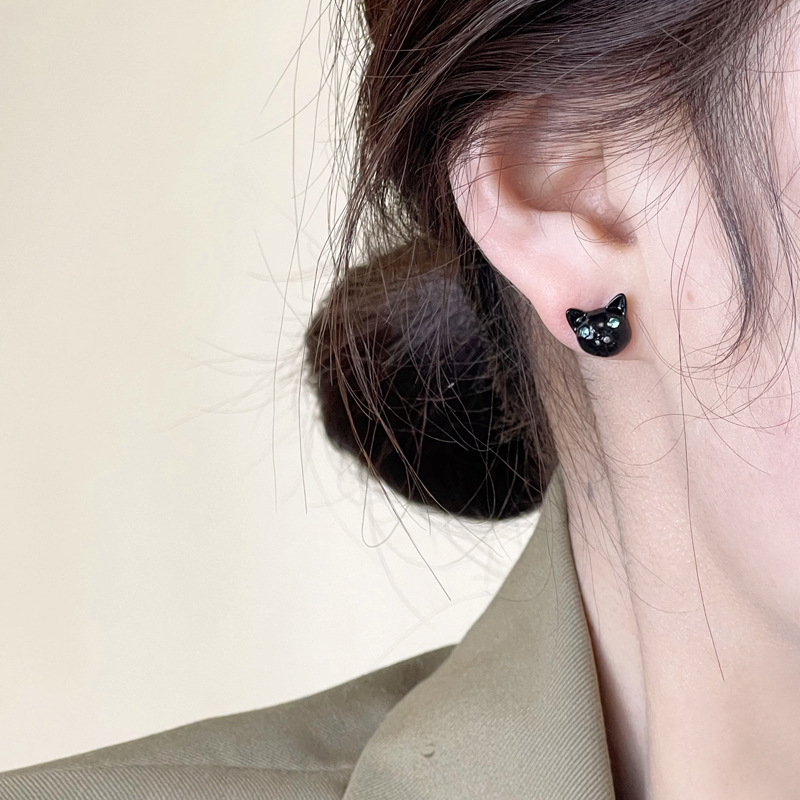 Fashion Korea Kucing Hitam Styling Manis Pedas Anting Sederhana Anting Wanita Stud Earrings