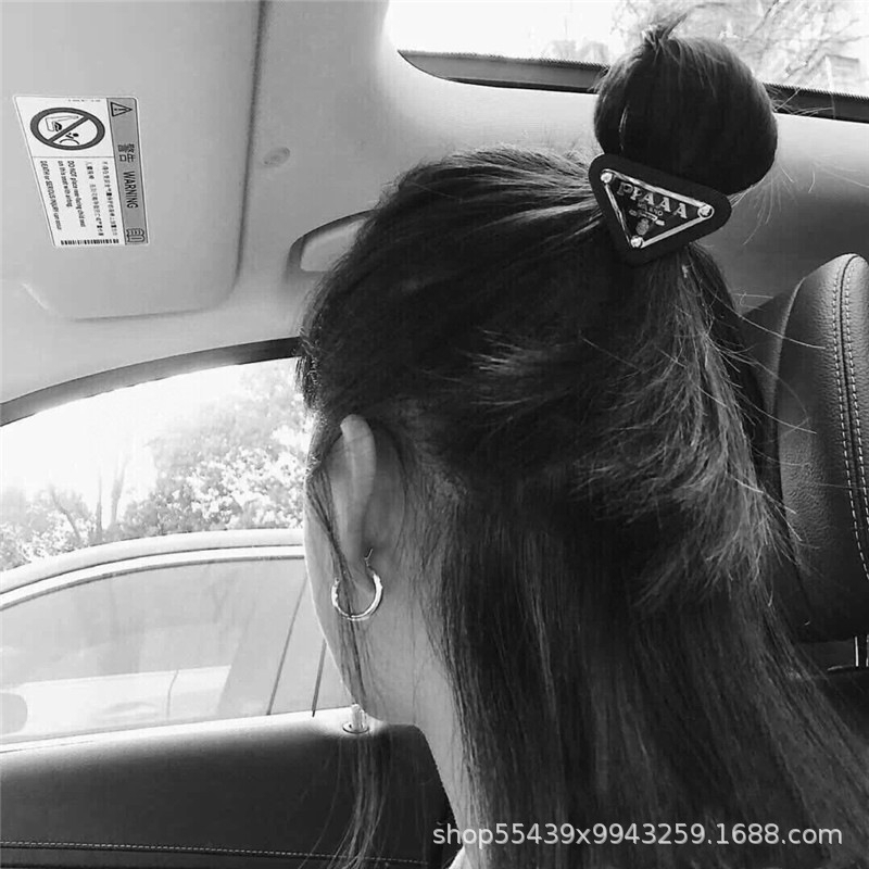 Ikat Rambut Huruf Segitiga Logam Tali Rambut Hitam Elastis Tinggi Sederhana Basic Ladies Hair Tie Aksesoris Rambut Gadis Kecil