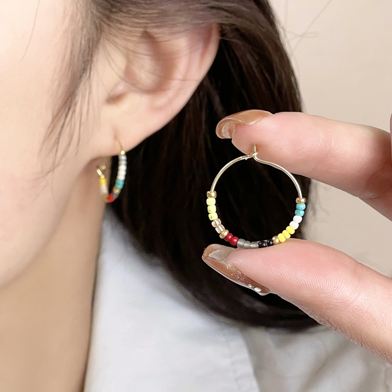 Fashion Retro Manik-Manik Kontras Anting Niche Anting Sederhana