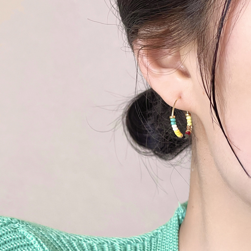 Fashion Retro Manik-Manik Kontras Anting Niche Anting Sederhana