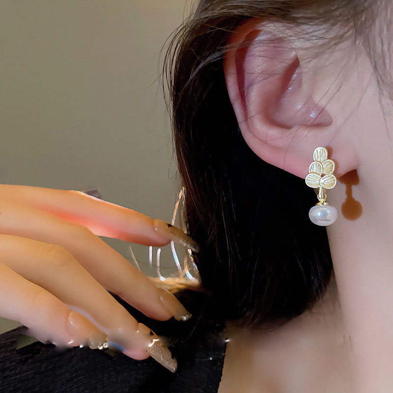 Anting Mutiara Panjang fashion pearl Versi Korea Menjuntai Studi Aksesoris Perhiasan Wanita Hadiah Ulang Tahun