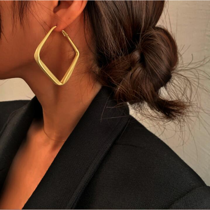 Anting Stud Bentuk Persegi Model Terbuka Gaya Retro Minimalis Untuk Wanita