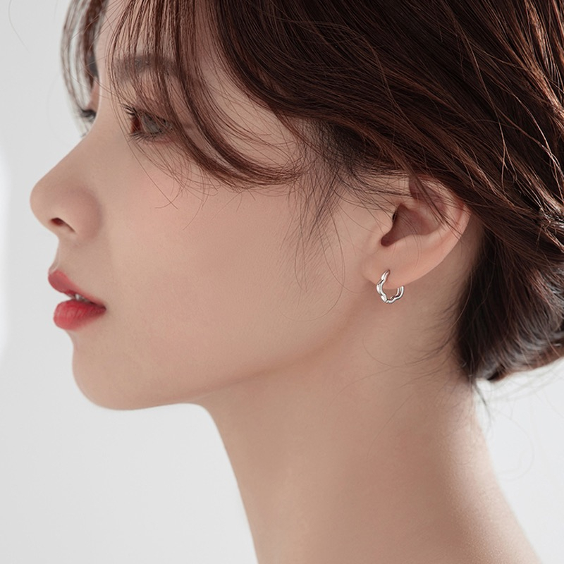 Anting Bunga Temperamen Sederhana Anting All-Match Bentuk Bunga Anting Fashion