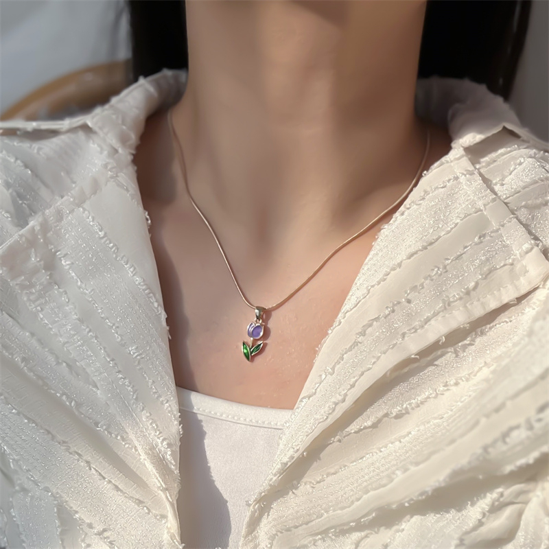 Menjatuhkan Minyak Tulip Kalung Aksesoris Perempuan Liontin Klavikula Fashion Versi Korea Hadiah Ulang Tahun Teman Terbaik