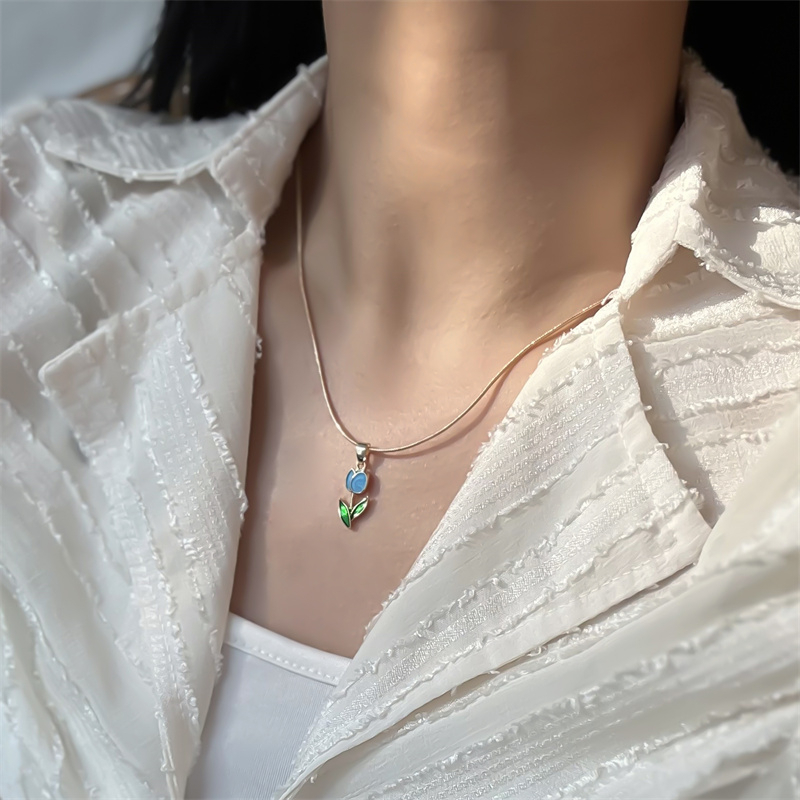 Menjatuhkan Minyak Tulip Kalung Aksesoris Perempuan Liontin Klavikula Fashion Versi Korea Hadiah Ulang Tahun Teman Terbaik