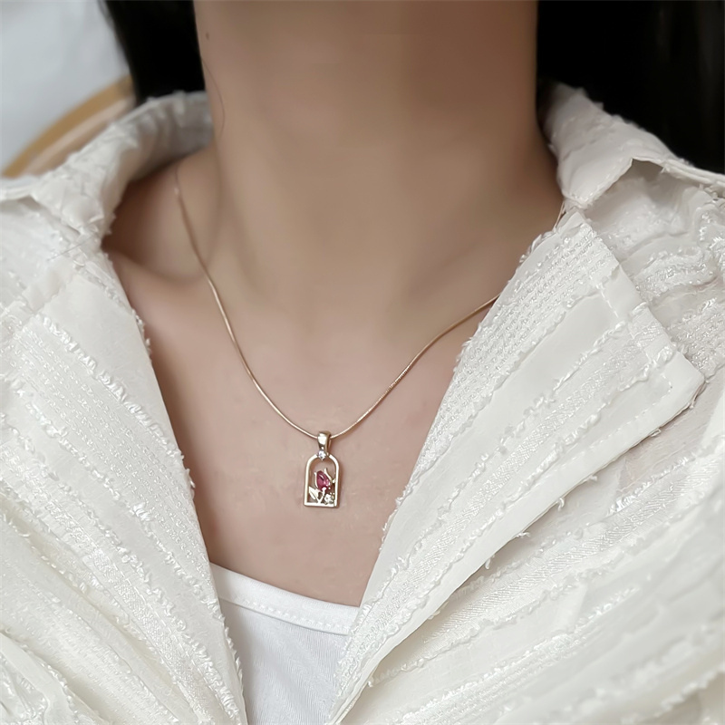 Menjatuhkan Minyak Tulip Kalung Aksesoris Perempuan Liontin Klavikula Fashion Versi Korea Hadiah Ulang Tahun Teman Terbaik