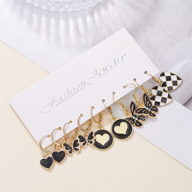 5pcs Anting Kombinasi Hollow out Untuk Aksesoris Wanita Fashion Huruf Cinta Love Fashion Edisi Korea Hadiah Ulang Tahun