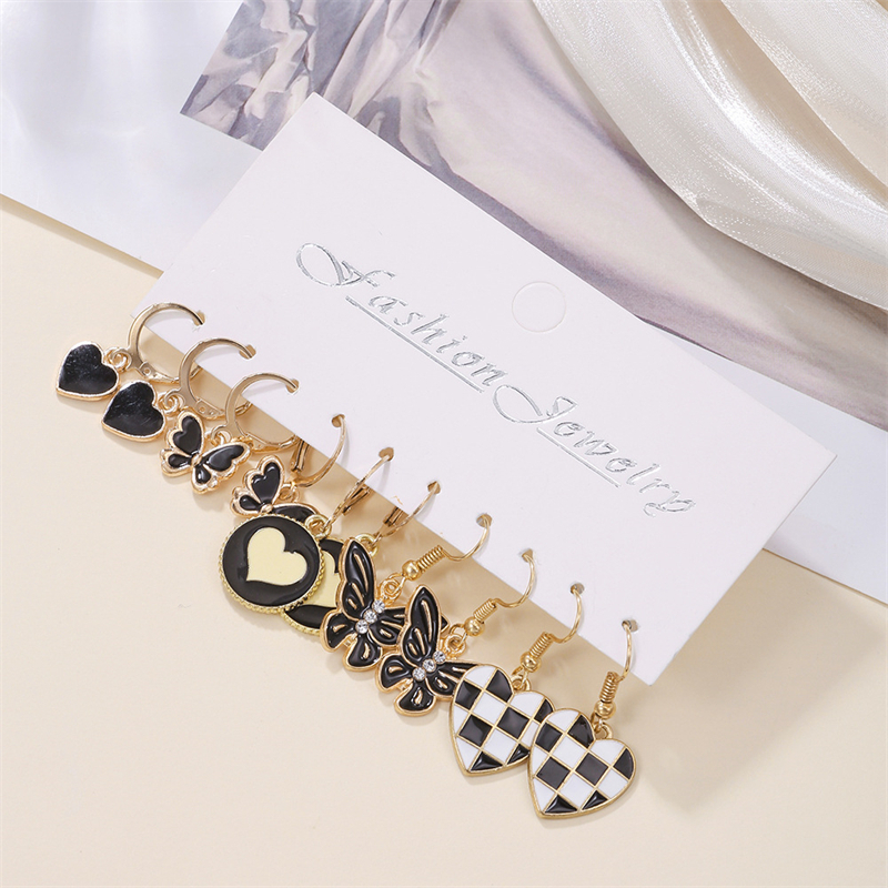 5pcs Anting Kombinasi Hollow out Untuk Aksesoris Wanita Fashion Huruf Cinta Love Fashion Edisi Korea Hadiah Ulang Tahun