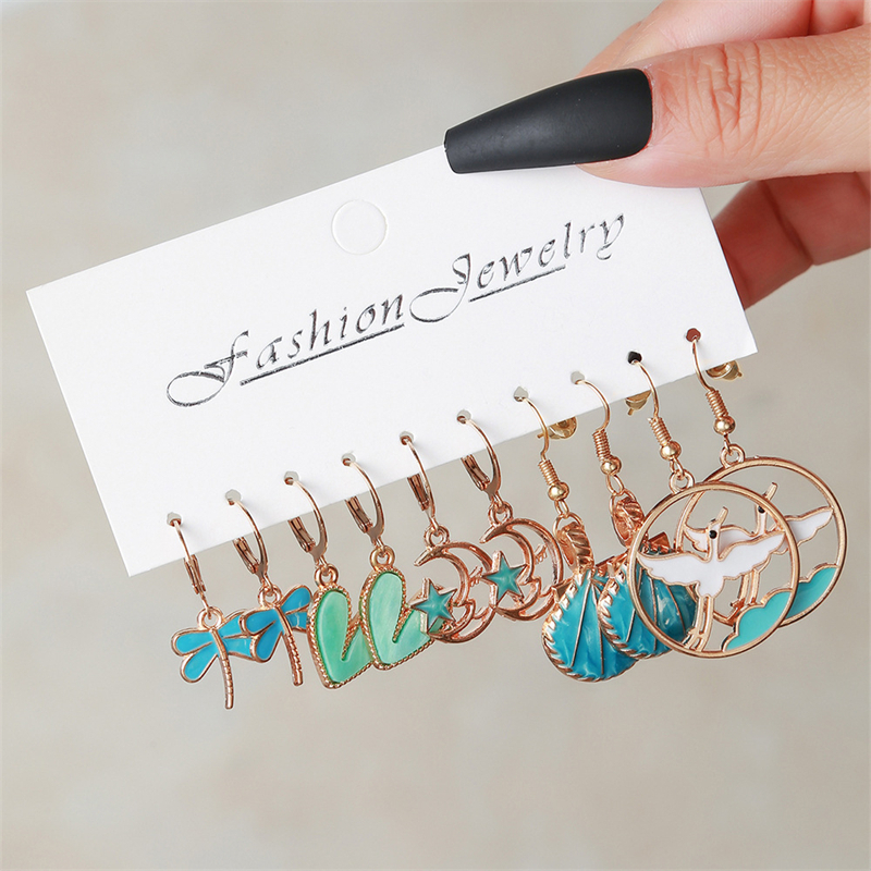 5pcs Anting Kombinasi Hollow out Untuk Aksesoris Wanita Fashion Huruf Cinta Love Fashion Edisi Korea Hadiah Ulang Tahun