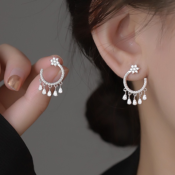 Niche Elegan Prancis Berlian Imitasi Bintang Rumbai Temperamen Anting Fashion Sederhana