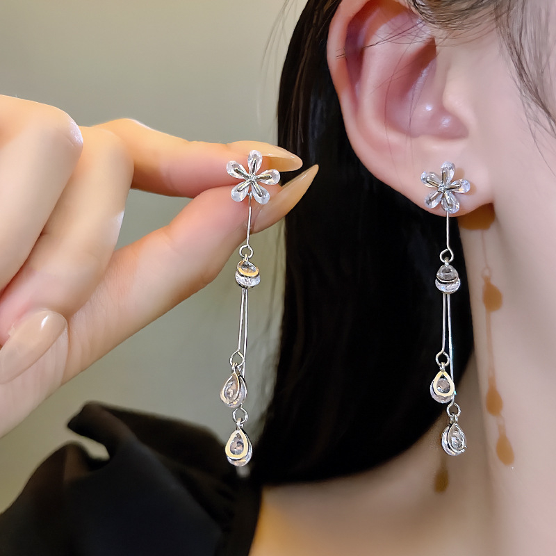 Anting Bunga Jarum Perak925 Kristal Rumbai Menjuntai Stud Aksesoris Perhiasan Wanita Fashion Edisi Korea