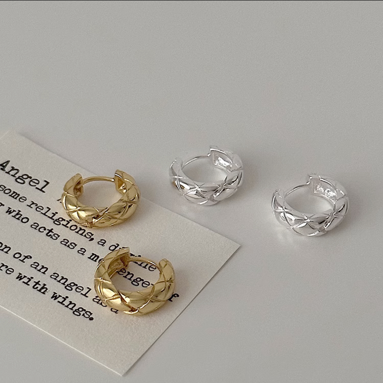 Anting Hoop Motif Belah Ketupat Korea Anting Lingkaran Grid Minimalis Perancis
