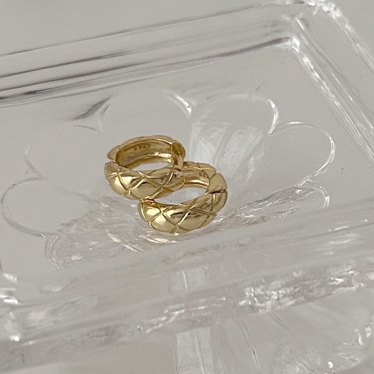 Anting Hoop Motif Belah Ketupat Korea Anting Lingkaran Grid Minimalis Perancis
