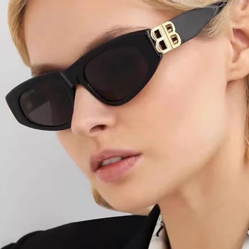 【COD】Kacamata Mata Kucing Triangular Street Photography Sunglasses Huruf Ganda Fashion Retro