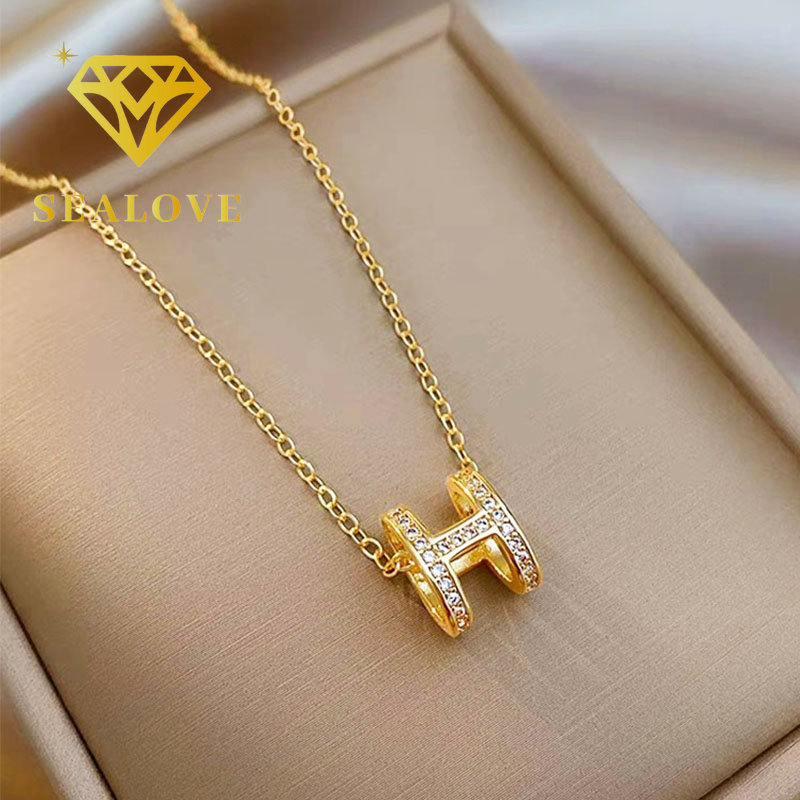 Kalung Titanium Huruf Wanita Anti Karat Berlian Emas 18K Aesthetic Simple Fashion Aksesoris Perhiasan