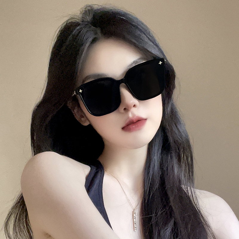 【Bayar di tempat】Vintage Square Large Frame Kacamata Hitam Wanita Pribadi Metal Punk Serbaguna Sunglasses Candi Perlindungan UV