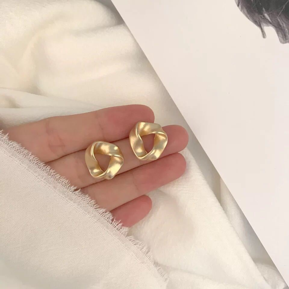 Anting Segitiga Geometris Simple Untuk Wanita Aksesoris Korea