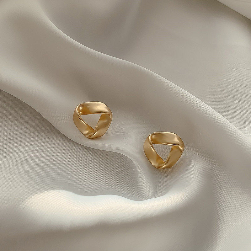 Anting Segitiga Geometris Simple Untuk Wanita Aksesoris Korea