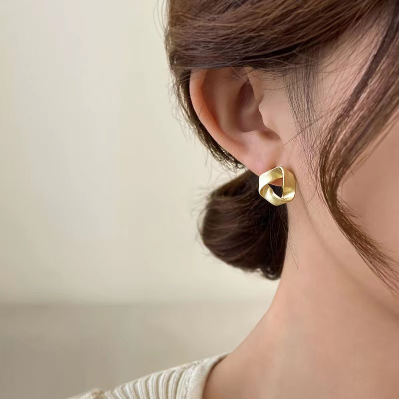 Anting Segitiga Geometris Simple Untuk Wanita Aksesoris Korea