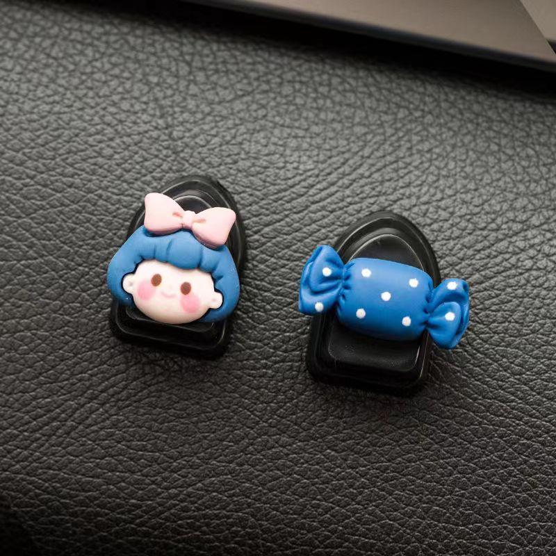 Car Creative Blue Girl Invisible Hook, Pengait Hias Kartun Strawberry Mobil