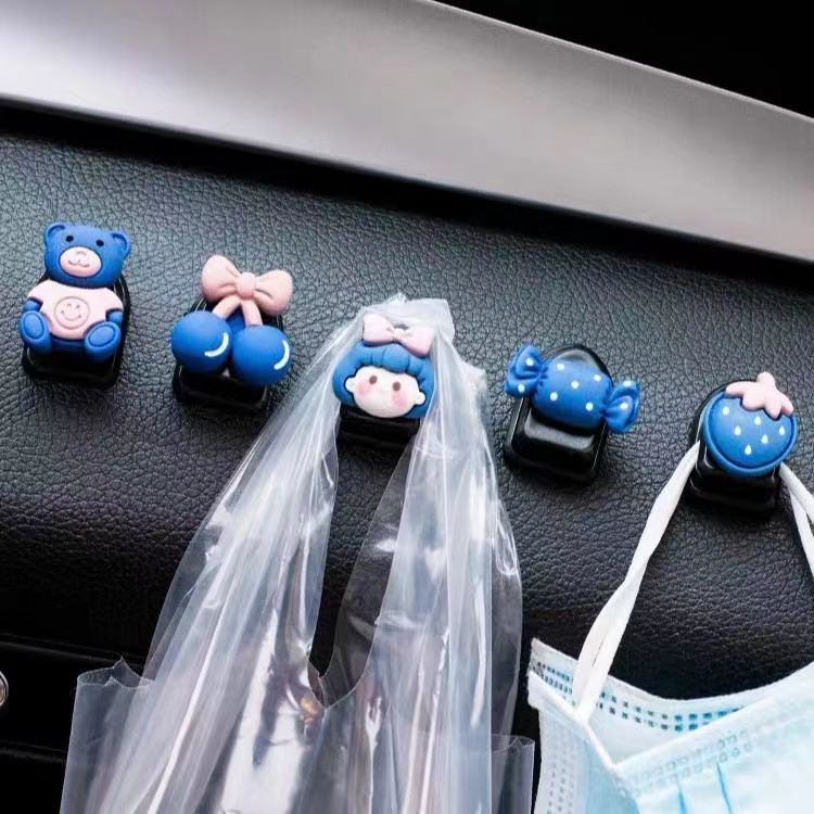 Car Creative Blue Candy Invisible Hook, Pengait Hias Kartun Beruang Mobil