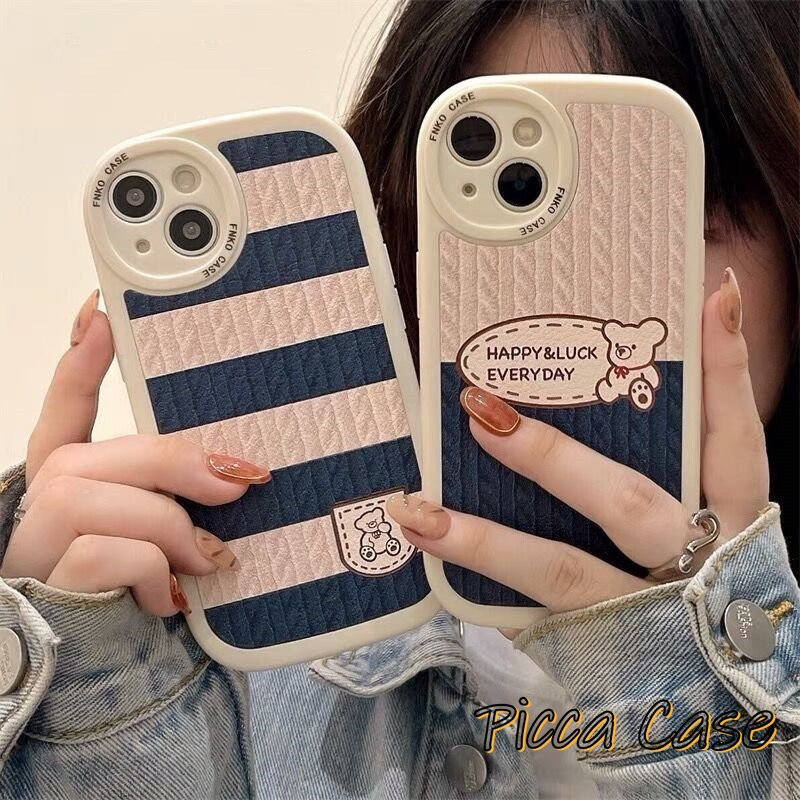 IPHONE Fashion Milk Tea Bear Motif Kotak-Kotak Case Kompatibel Untuk Iphone11 14 13 12 Pro MAX 6 6s Plus Iphone7 8 Plus XR X XS MAX SE 2020kotak Garis Smile Lembut TPU Penutup Belakang