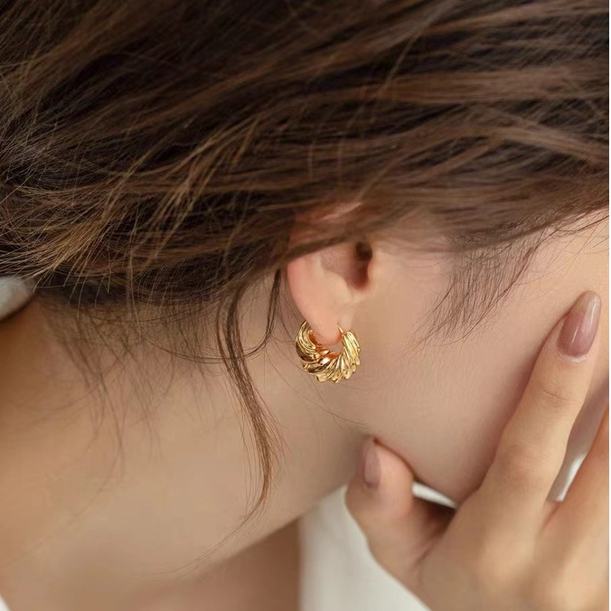 Anting Geometris Benang Logam Sederhana Anting Hoop Retro Prancis