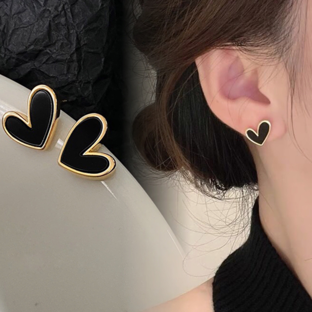 S925 Perak Jarum Hitam Cinta Hati Anting Kecil Temperamen Indah Desain Niche Anting Sederhana Harian