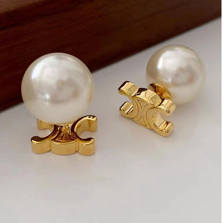 Anting Mutiara Minimalis Gaya Perancis