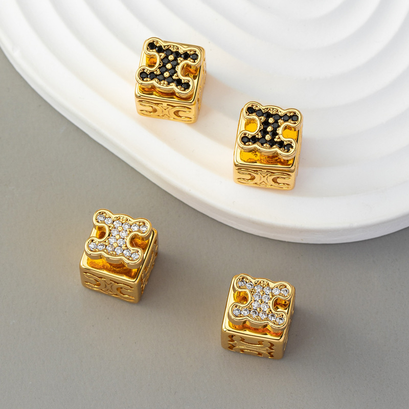 Arc De Triomphe Hollow Out French Vintage Square Light Mewah Anting Berkualitas Tinggi