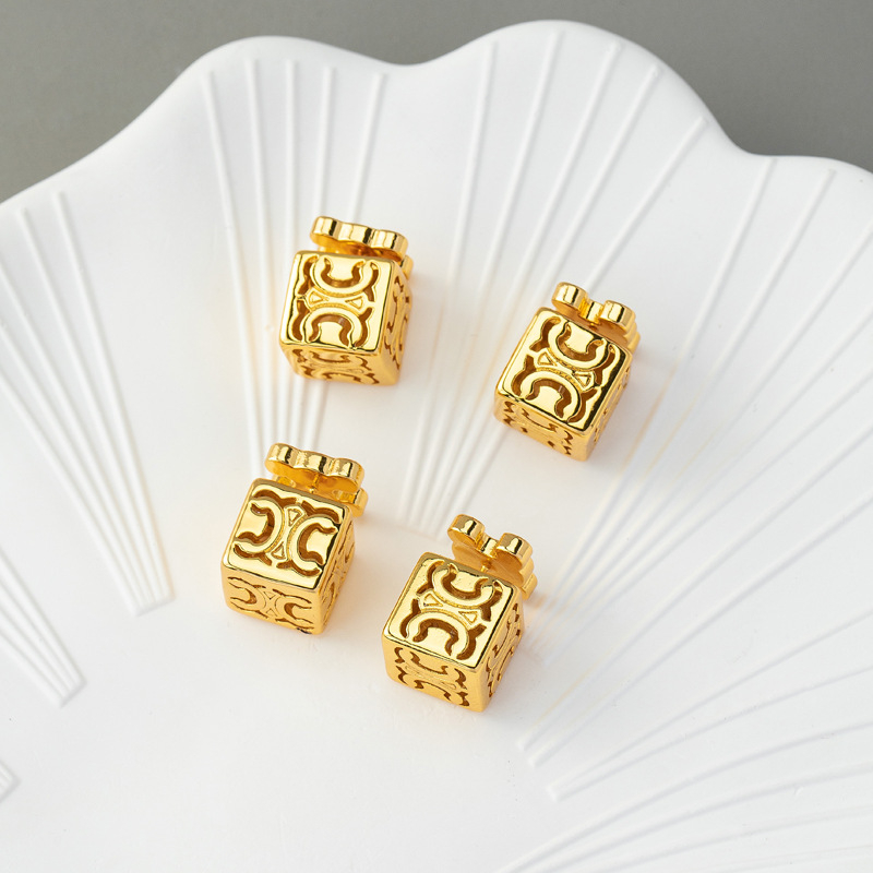 Arc De Triomphe Hollow Out French Vintage Square Light Mewah Anting Berkualitas Tinggi