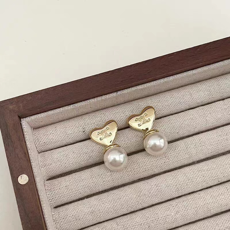 Anting Mutiara Minimalis Gaya Perancis