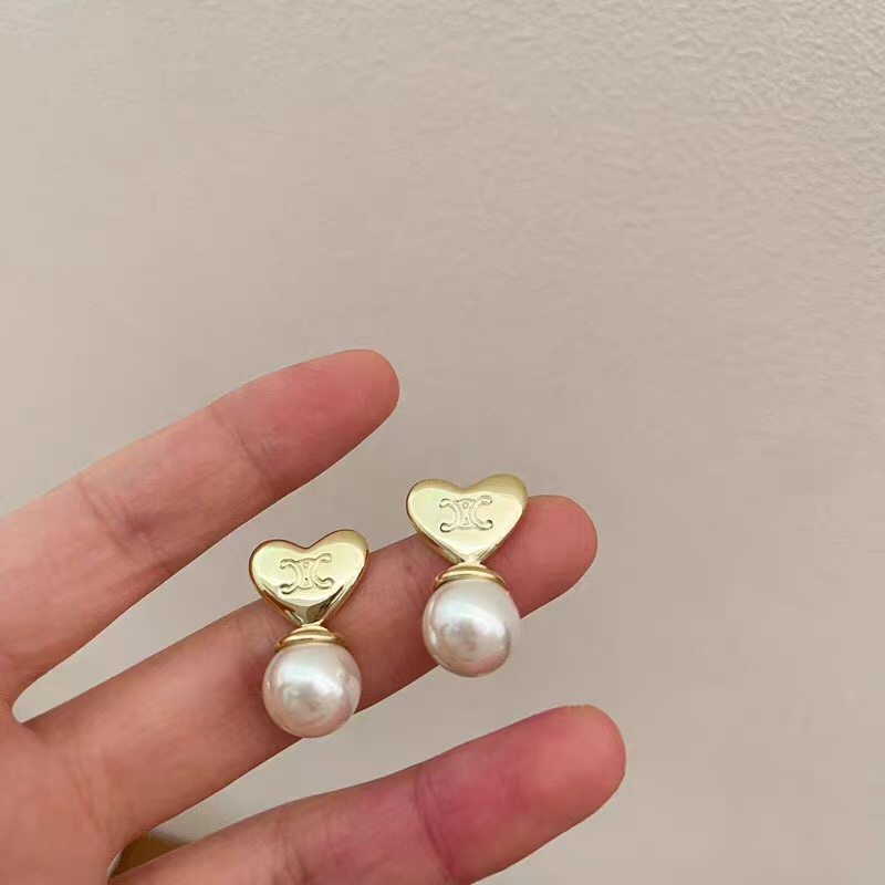 Anting Mutiara Minimalis Gaya Perancis