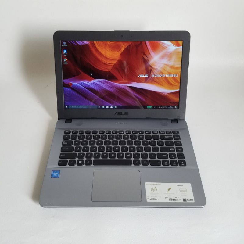 Laptop Asus VivoBook X441M Intel Celeron N4000 Ram 4GB SSD 120GB Mulus
