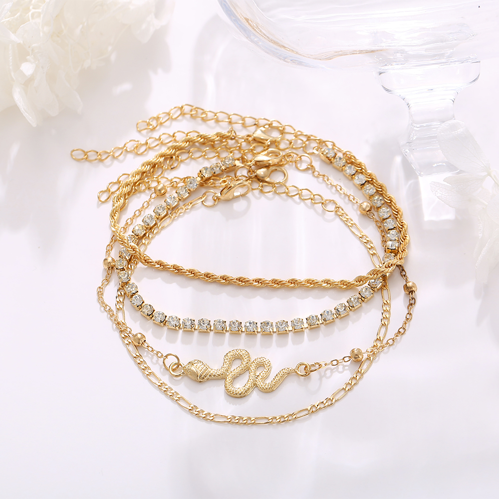 Butterfly Gelang Rantai Emas Multilayer Desain Kupu-Kupu Aksen Berlian Gaya Retro Untuk Wanita