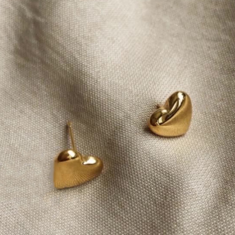 Anting Tusuk Bentuk Hati Bahan Tembaga Hypoallergenic Untuk Wanita