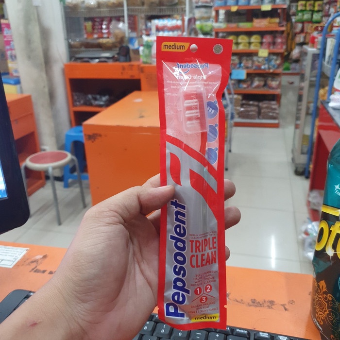 MEDIUM PCS - PEPSODENT SIKAT GIGI TRIPLE CLEAN / SIKAT GIGI PEPSODENT atayatoko