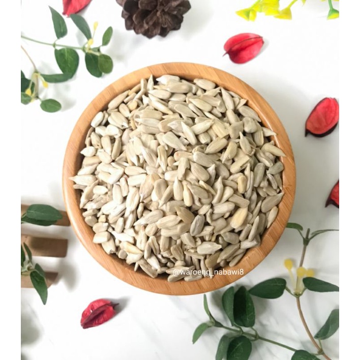 

Kuaci Matahari Mentah / Raw Sunflower Seed 500 g