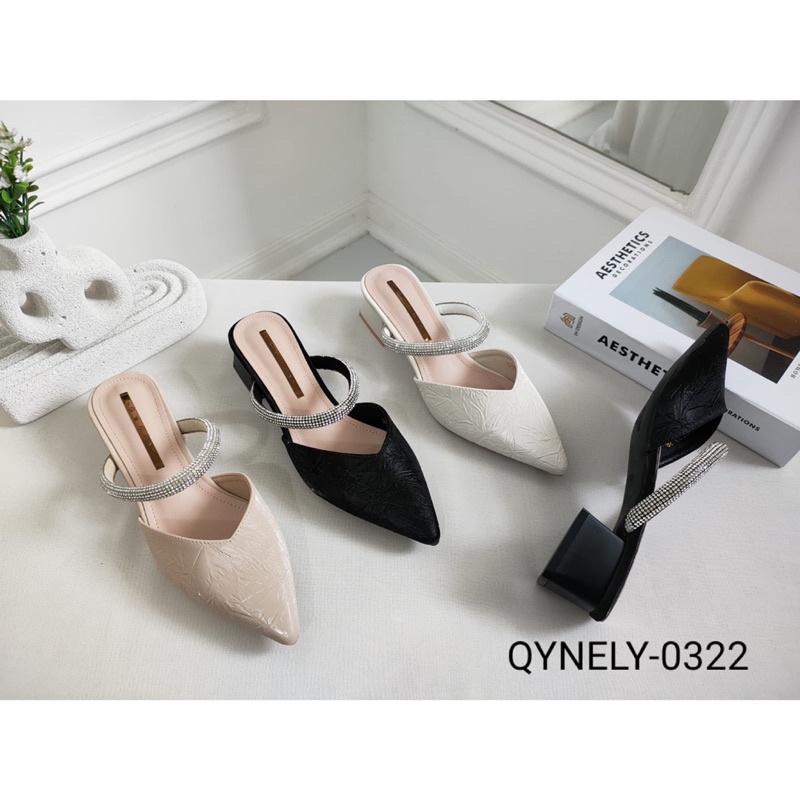 Chunky heeled sandals with blink stripe doff textured by Genny import high quality fashion shoes san