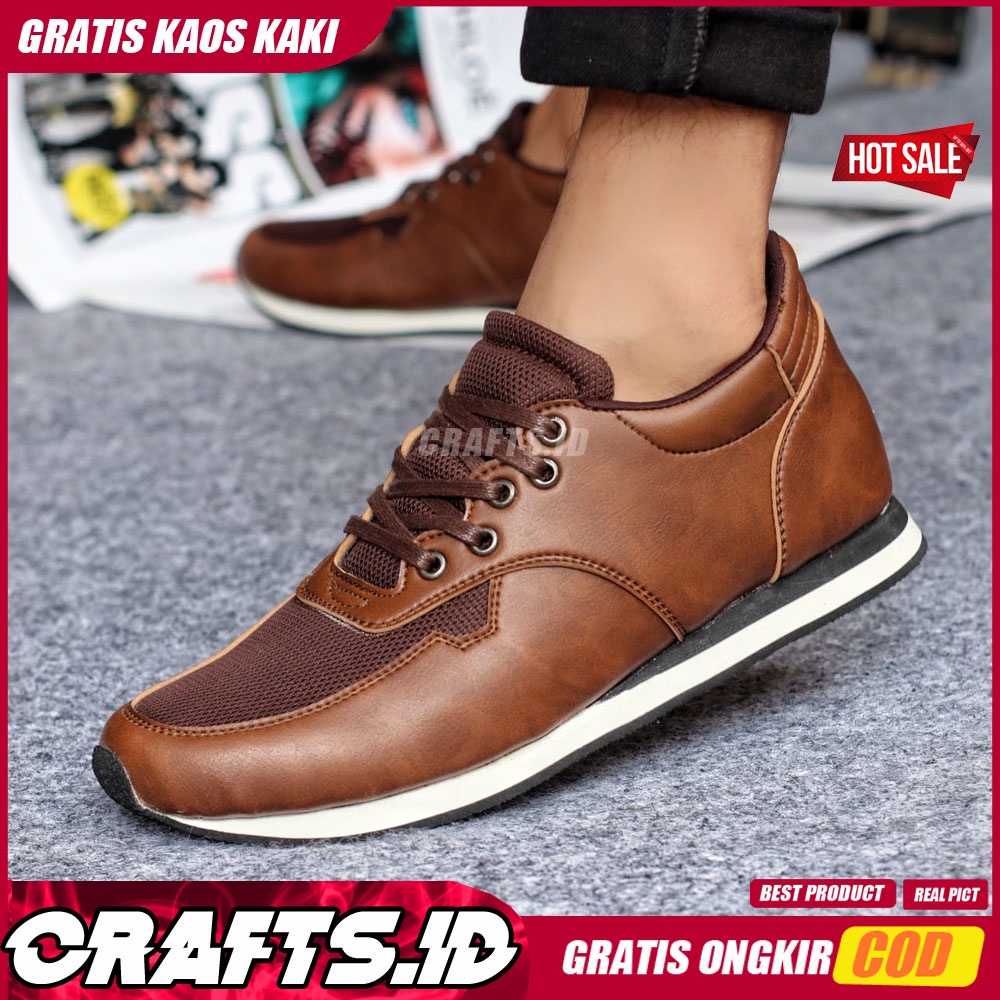 CRAFTS Sepatu Sneaker Pria Formal Casual Hitam Kulit Pu