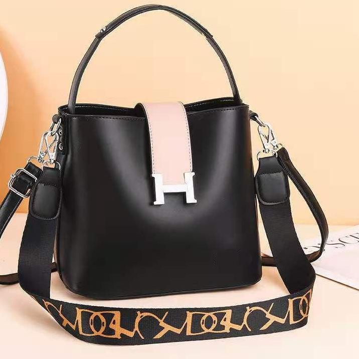 [JAKARTA] CR7490 JT88073 BQ3084  Tas Selempang Import Wanita Cantik Elegan