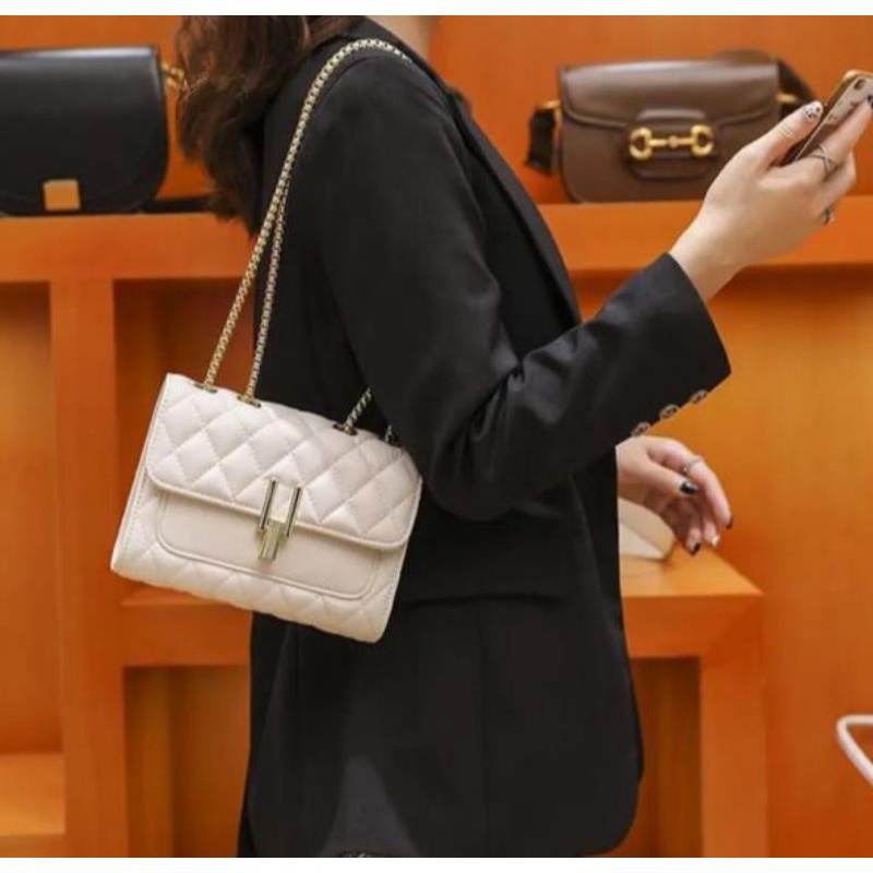 [PROMO] Slingbag Chelsy Embos Tas Selempang Amora Tas Wanita Murah Berkualitas Tas Lucu Tas Slempang