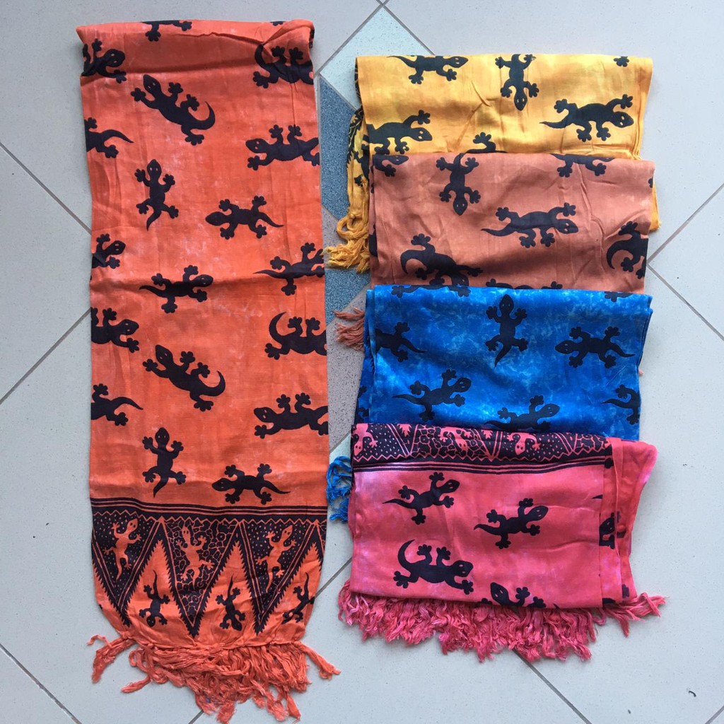 pakaian wanita sarung kamen kain pantai motif cicak kecil oleh oleh khas bali souvenir bali grosir