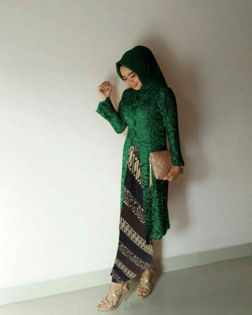 SET KEBAYA BRUKAT